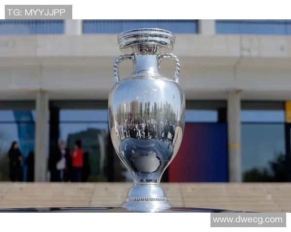 足坛巨星谁最辉煌盘点拥有最多足球奖杯的传奇球员排名